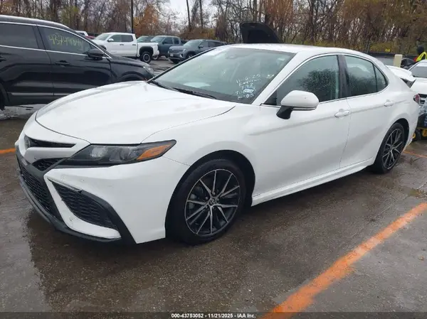 4T1G11AKXRU902903 2024 TOYOTA CAMRY - Image 2