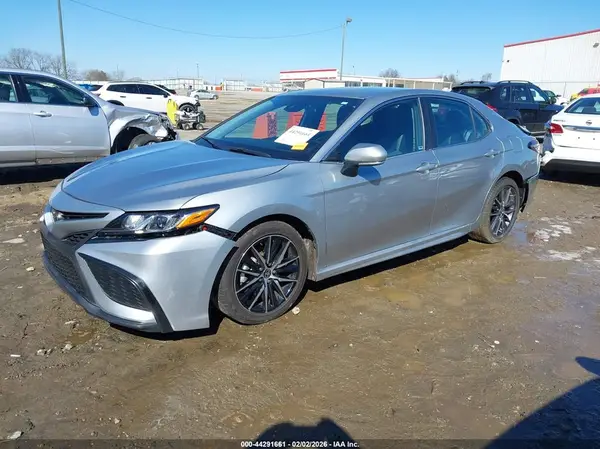 4T1G11AKXRU903131 2024 TOYOTA CAMRY - Image 2
