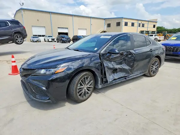 4T1G11AKXRU904263 2024 TOYOTA CAMRY - Image 1