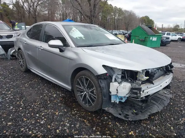 4T1G11BK0MU021859 2021 TOYOTA CAMRY - Image 1