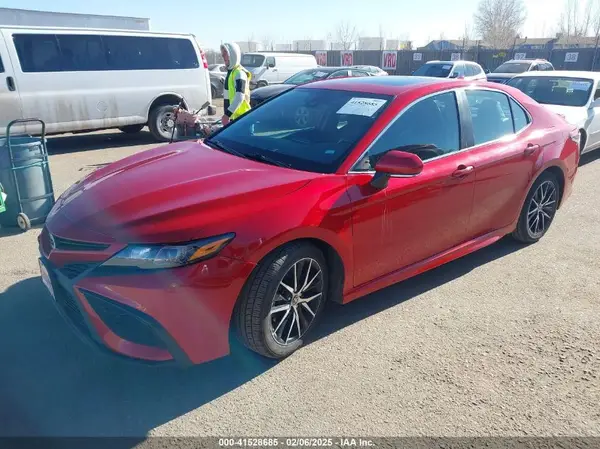 4T1G11BK0MU023417 2021 TOYOTA CAMRY - Image 2