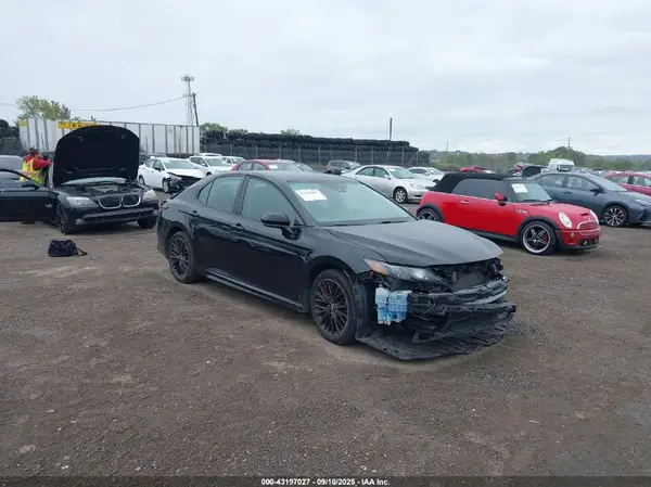 4T1G11BK0MU026544 2021 TOYOTA CAMRY - Image 1