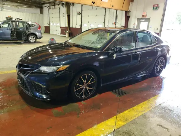 4T1G11BK0MU032697 2021 TOYOTA CAMRY - Image 1