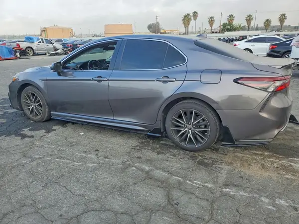 4T1G11BK0NU053891 2022 TOYOTA CAMRY - Image 2