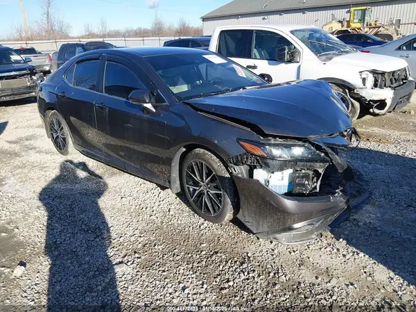 4T1G11BK0NU064857 2022 TOYOTA CAMRY - Image 1
