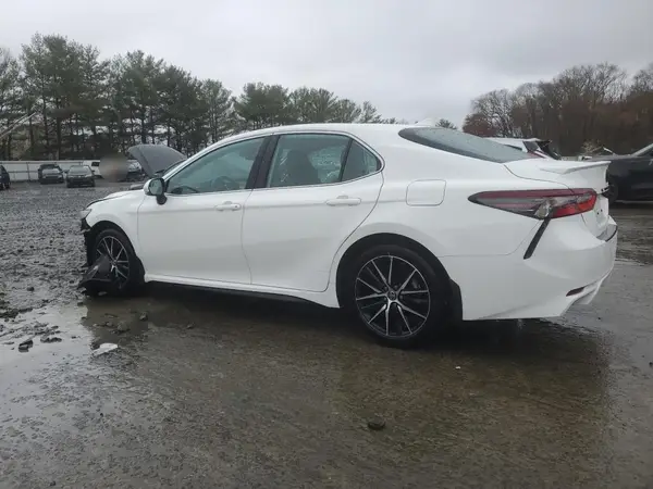 4T1G11BK0NU066012 2022 TOYOTA CAMRY - Image 2