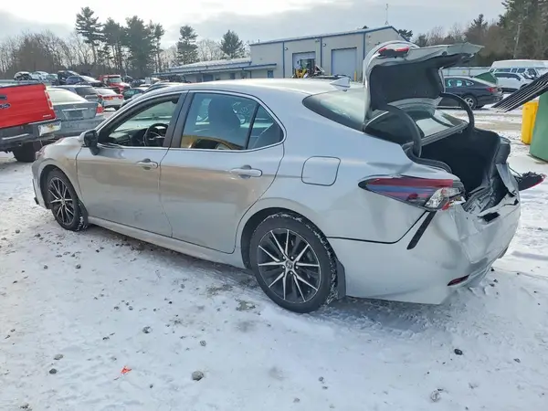 4T1G11BK0NU068455 2022 TOYOTA CAMRY - Image 2