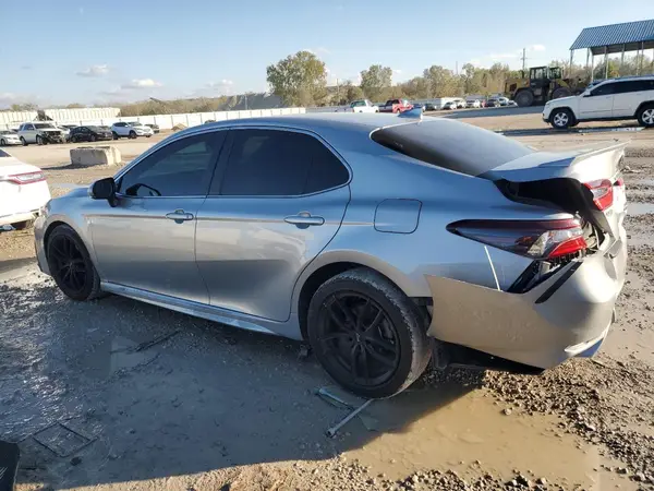 4T1G11BK0NU069444 2022 TOYOTA CAMRY - Image 2