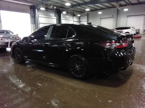 4T1G11BK1MU020445 2021 TOYOTA CAMRY - Image 2