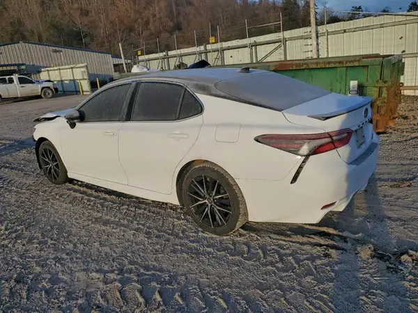 4T1G11BK1MU022552 2021 TOYOTA CAMRY - Image 2