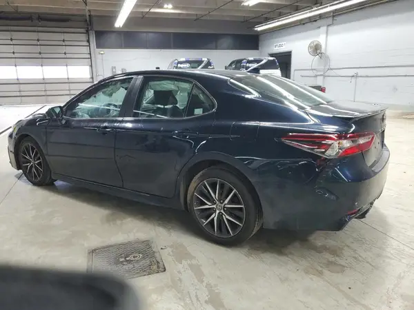 4T1G11BK1MU028884 2021 TOYOTA CAMRY - Image 2
