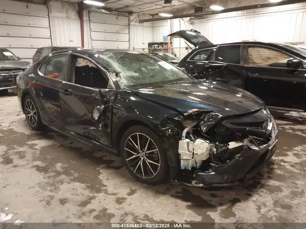 4T1G11BK1MU029954 2021 TOYOTA CAMRY - Image 1