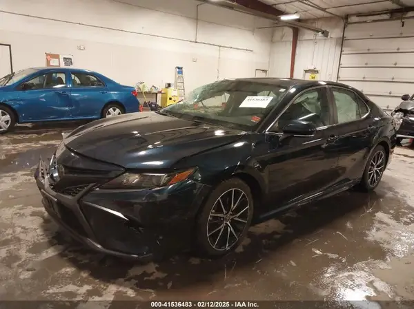 4T1G11BK1MU029954 2021 TOYOTA CAMRY - Image 2