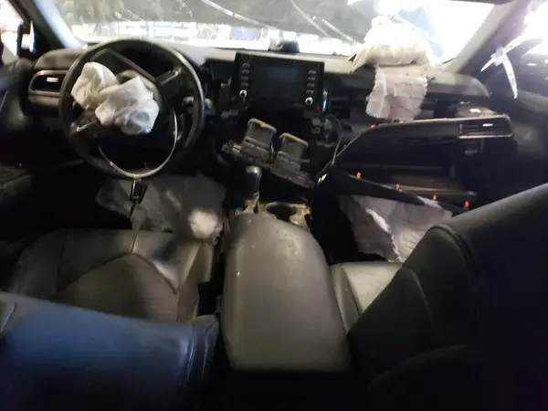 4T1G11BK1MU040548 2021 TOYOTA CAMRY - Image 8