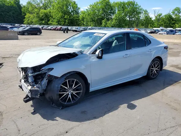4T1G11BK1NU051177 2022 TOYOTA CAMRY - Image 1