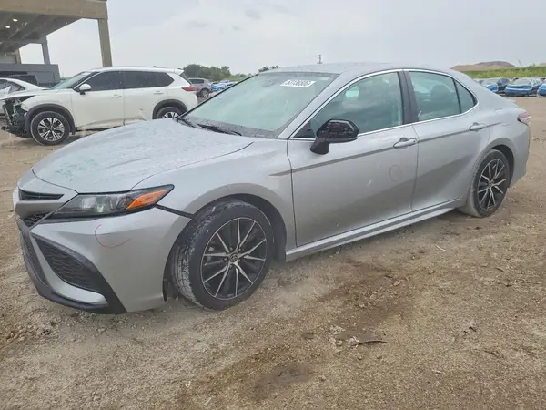 4T1G11BK1NU051406 2022 TOYOTA CAMRY - Image 1