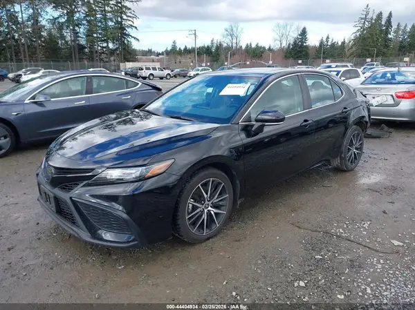 4T1G11BK1NU052880 2022 TOYOTA CAMRY - Image 2