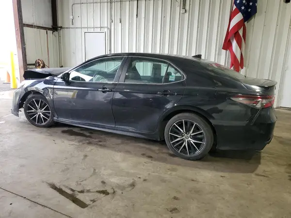 4T1G11BK1NU053074 2022 TOYOTA CAMRY - Image 2