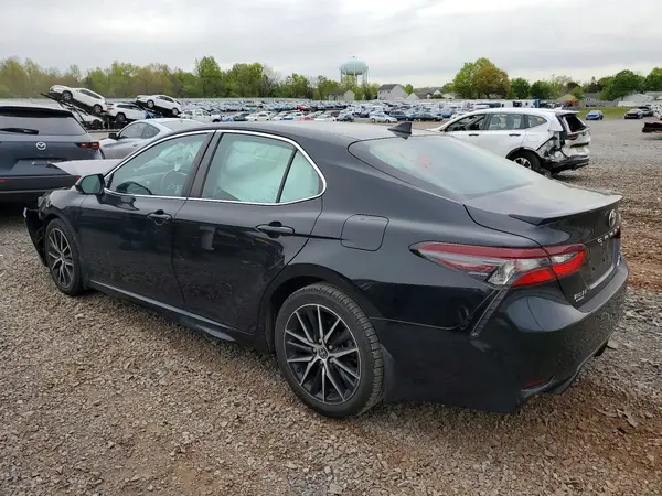 4T1G11BK1NU055567 2022 TOYOTA CAMRY - Image 2