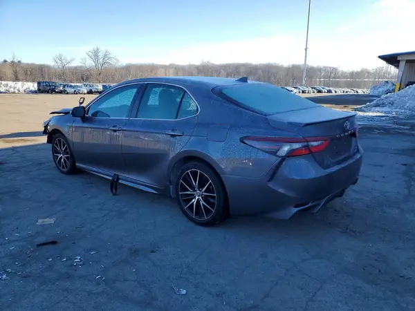 4T1G11BK1NU059652 2022 TOYOTA CAMRY - Image 2