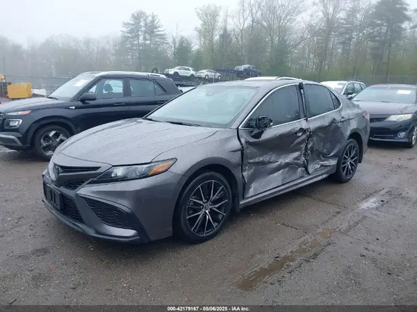 4T1G11BK1NU068450 2022 TOYOTA CAMRY - Image 2