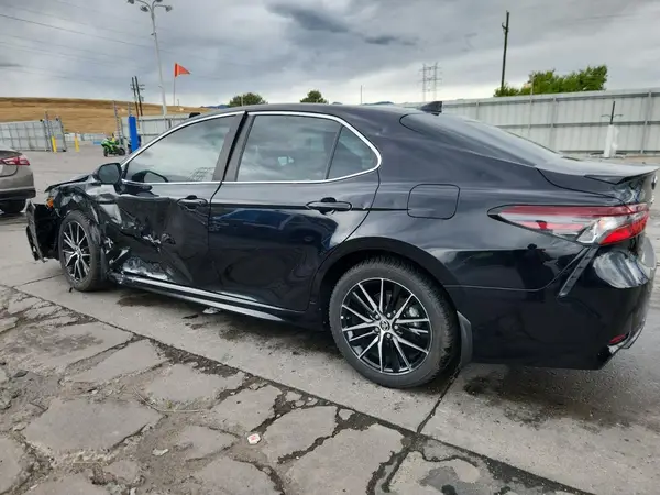 4T1G11BK1NU068643 2022 TOYOTA CAMRY - Image 2