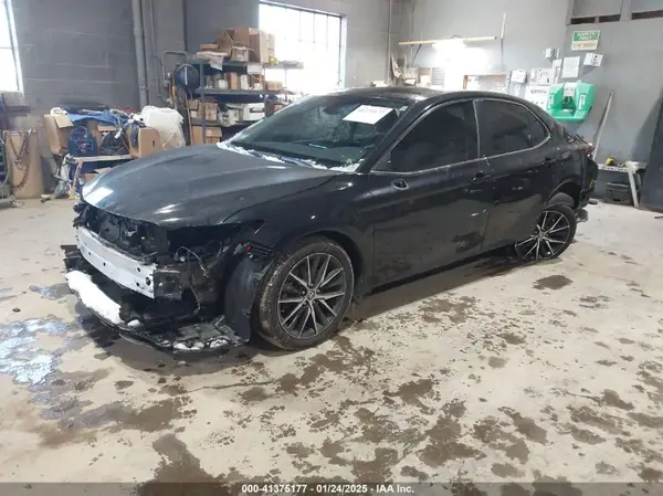 4T1G11BK1NU069517 2022 TOYOTA CAMRY - Image 2