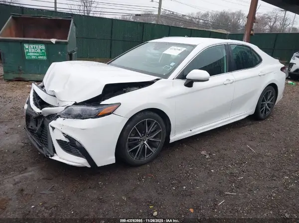 4T1G11BK2MU020177 2021 TOYOTA CAMRY - Image 2