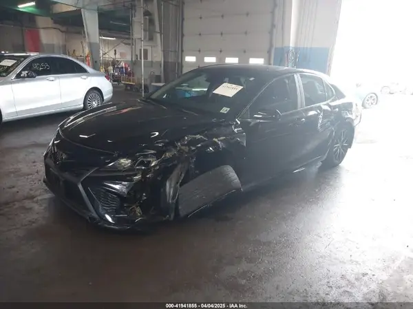 4T1G11BK2MU026125 2021 TOYOTA CAMRY - Image 2