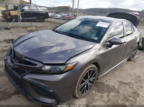 4T1G11BK2MU040946 2021 TOYOTA CAMRY - Image 2