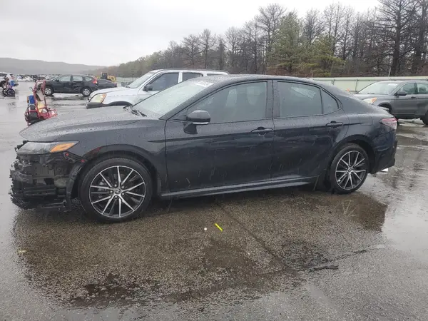 4T1G11BK2MU045418 2021 TOYOTA CAMRY - Image 1