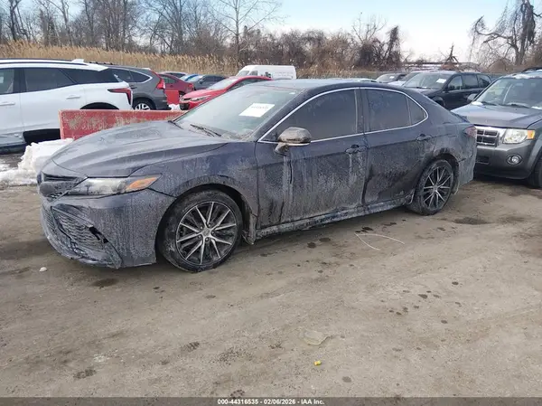 4T1G11BK2NU053486 2022 TOYOTA CAMRY - Image 2