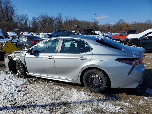 4T1G11BK2NU057232 2022 TOYOTA CAMRY - Image 2