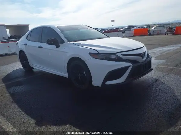 4T1G11BK2NU058395 2022 TOYOTA CAMRY - Image 1