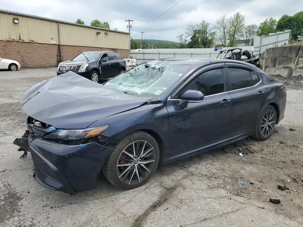 4T1G11BK2NU058493 2022 TOYOTA CAMRY - Image 1