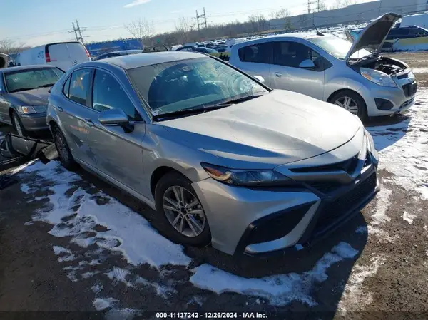 4T1G11BK2NU072488 2022 TOYOTA CAMRY - Image 1