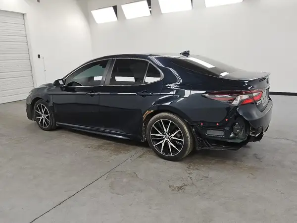 4T1G11BK3MU028143 2021 TOYOTA CAMRY - Image 2
