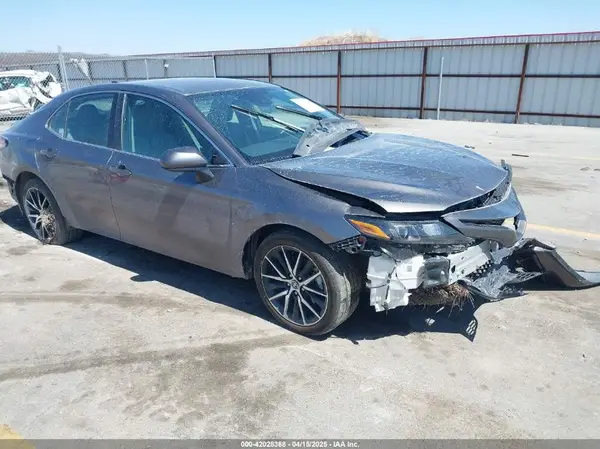 4T1G11BK3MU033732 2021 TOYOTA CAMRY - Image 1