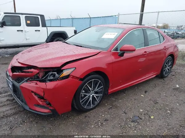 4T1G11BK3MU045590 2021 TOYOTA CAMRY - Image 2