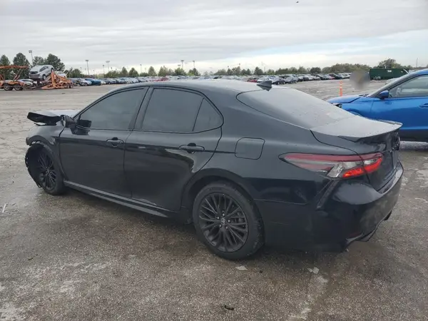 4T1G11BK3MU045914 2021 TOYOTA CAMRY - Image 2