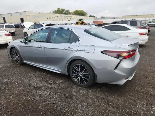 4T1G11BK3NU051181 2022 TOYOTA CAMRY - Image 2