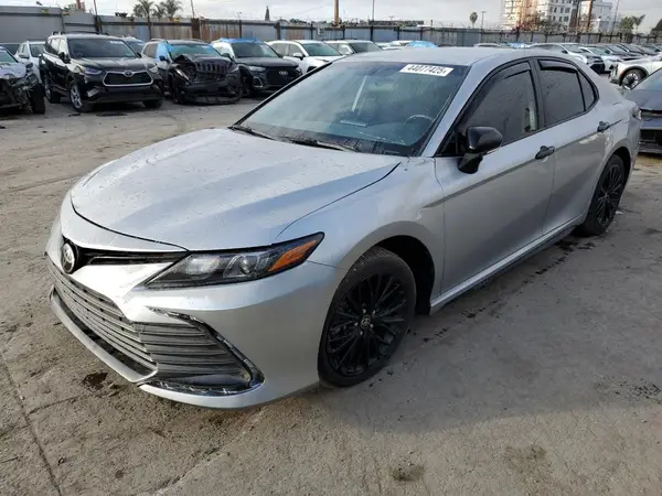 4T1G11BK3NU057448 2022 TOYOTA CAMRY - Image 1