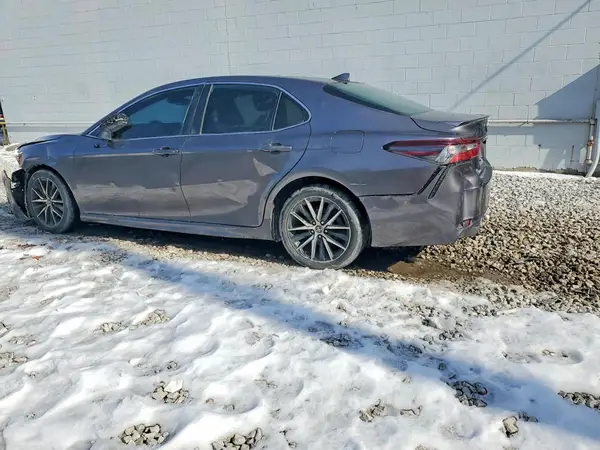 4T1G11BK3NU058082 2022 TOYOTA CAMRY - Image 2