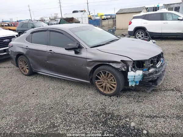 4T1G11BK3NU059569 2022 TOYOTA CAMRY - Image 1