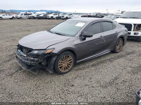 4T1G11BK3NU059569 2022 TOYOTA CAMRY - Image 2