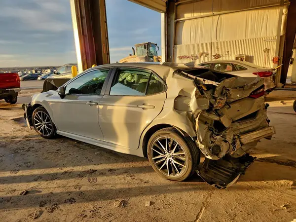 4T1G11BK3NU060348 2022 TOYOTA CAMRY - Image 2