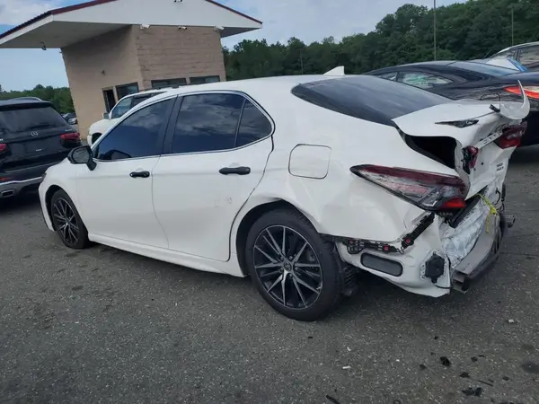 4T1G11BK3NU061466 2022 TOYOTA CAMRY - Image 2