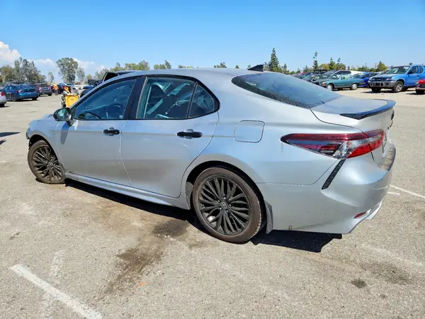 4T1G11BK3NU062178 2022 TOYOTA CAMRY - Image 2