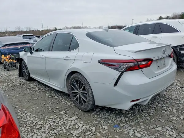 4T1G11BK3NU064271 2022 TOYOTA CAMRY - Image 2
