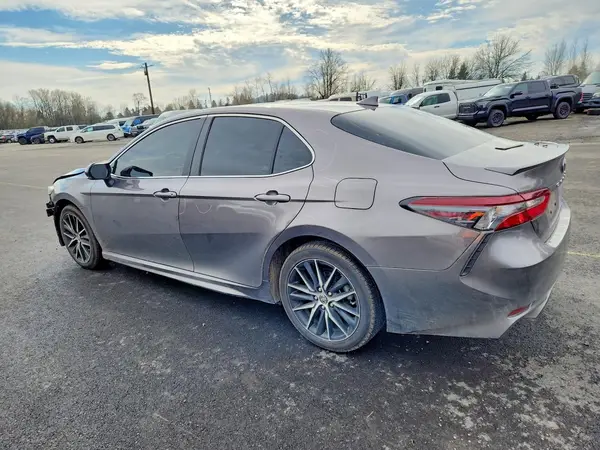 4T1G11BK3NU066893 2022 TOYOTA CAMRY - Image 2